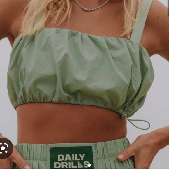 Tops - Daily Drills Bubble Crop Top Sz S